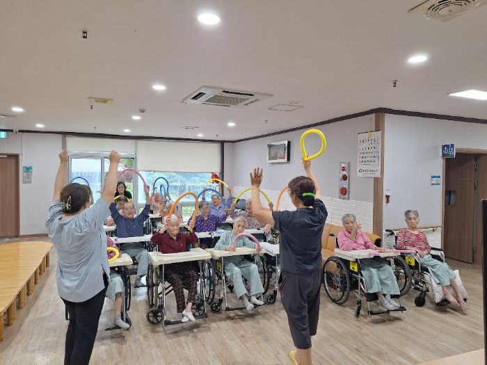폼롤러스트레칭1.jpg
