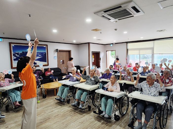 빨간부채.파란부채.jpg