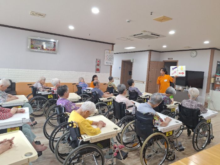 화살표따라두뇌산책1.jpg