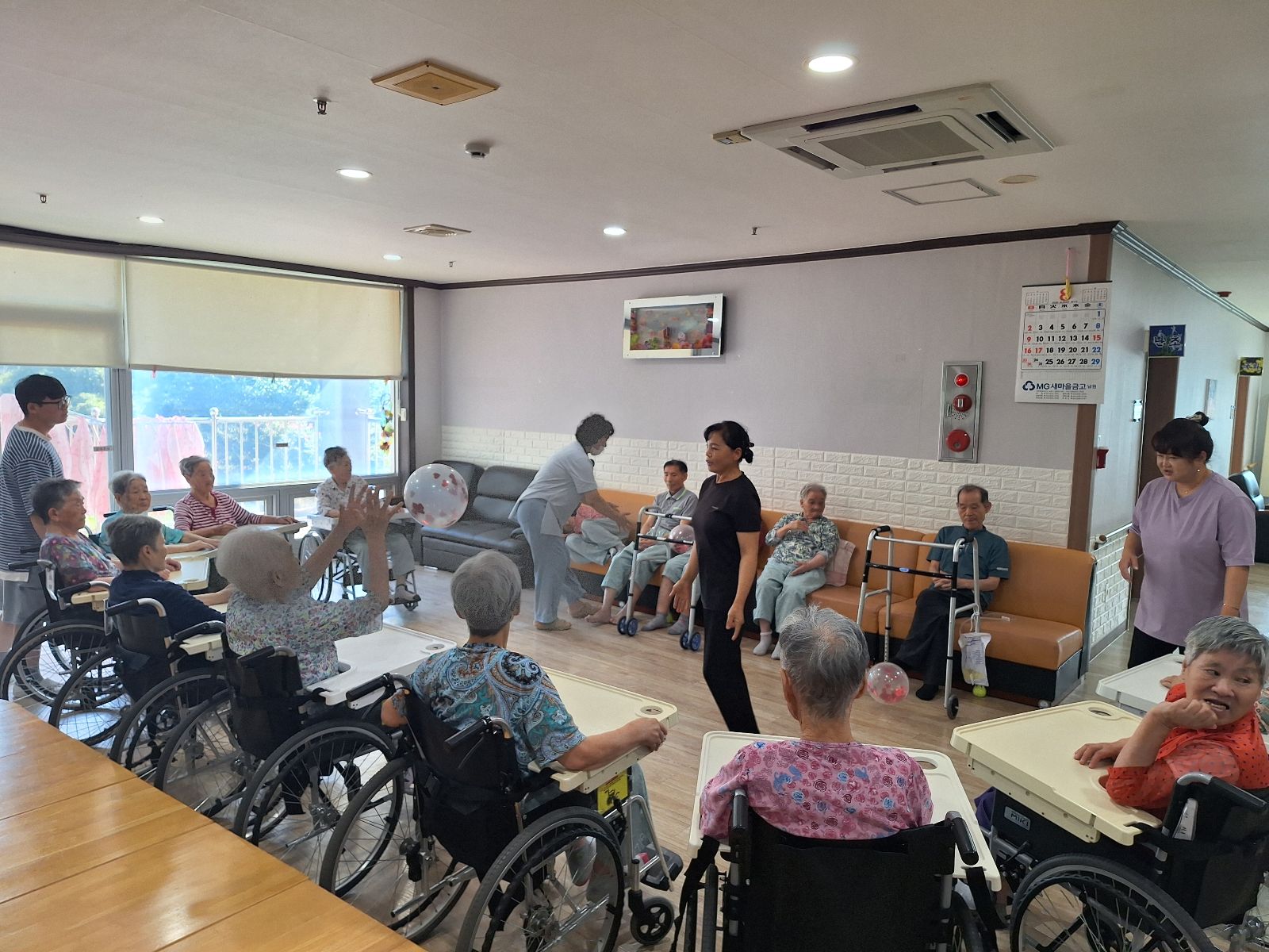 행복한풍선놀이2.jpg